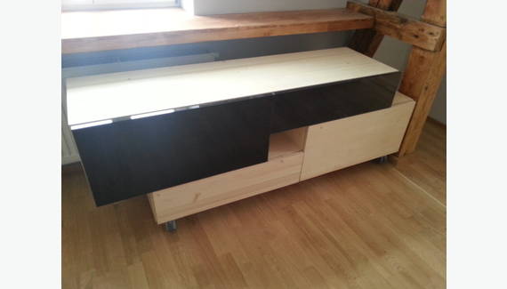 skříňka Modern 1