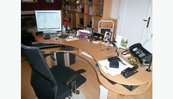 Kancelářský stůl Office